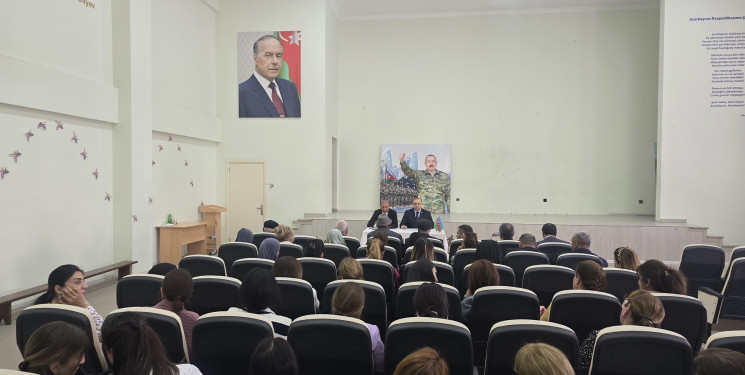 Kəlbəcər rayon İcra Hakimiyyətinin başçısı Azər Qocayev Bakı şəhəri, Qaradağ rayonu, Qobu Park-2 köçkün qəsəbəsində yaşayan vətəndaşlar üçün səyyar-görüş qəbulunu keçirib.
