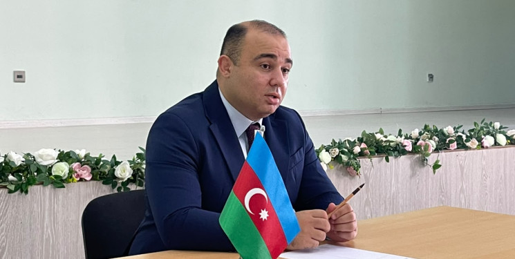 Kəlbəcər rayon İcra Hakimiyyətinin başçısı Azər Qocayev Bakı şəhəri, Qaradağ rayonu, Qobu Park-2 köçkün qəsəbəsində  yerləşən ,Kəlbəcər rayon 17 nömrəli tam orta məktəbin inzibati binasında həmin ərazidə yaşayan vətəndaşlar üçün səyyar-görüş qəbulunu keçirib