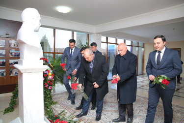 Müasir Azərbaycan dövlətinin memarı və qurucusu, xalqımızın ümummilli lideri Heydər Əliyevin vəfatının 20-ci Ildönümü Ilə Əlaqədar Kəlbəcər rayon İcra Hakimiyyətində Anım Mərasimi Keçirilib.