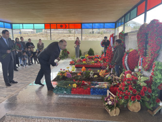 44 günlük Vətən müharibəsində şəhidlik zirvəsinə ucalmış Tağıyev Eşqin Asif oğlunun ikinci ildönümü ilə əlaqədar olaraq məzarı və ailəsi ziyarət edilib.