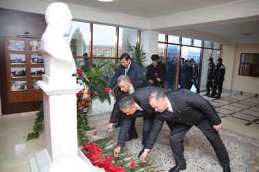 Müasir Azərbaycan dövlətinin memarı və qurucusu, xalqımızın ümummilli lideri Heydər Əliyevin vəfatının 20-ci Ildönümü Ilə Əlaqədar Kəlbəcər rayon İcra Hakimiyyətində Anım Mərasimi Keçirilib.