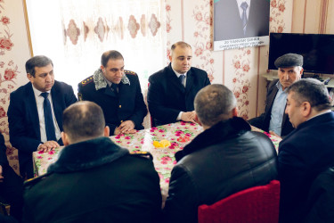 Kəlbəcər Rayon İcra Hakimiyyətinin başçısı Azər Qocayev Kəlbəcər rayonundan olan 20 Yanvar şəhidi Cabbarov Firuz Vəli oğlunun ailəsini ziyarət edib.