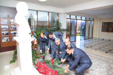 Müasir Azərbaycan dövlətinin memarı və qurucusu, xalqımızın ümummilli lideri Heydər Əliyevin vəfatının 20-ci Ildönümü Ilə Əlaqədar Kəlbəcər rayon İcra Hakimiyyətində Anım Mərasimi Keçirilib.