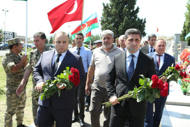 Vətən Müharibəsi şəhidi olan Bayramov Samir Elxan oğlunun doğum günü ilə bağlı anım mərasimi keçirilib