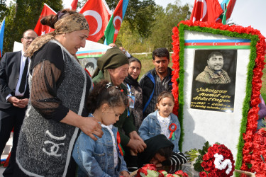 44 günlük Vətən müharibəsində şəhidlik zirvəsinə yüksəlmiş  Abdullayev Şəhriyar Kamil oğlunun ildönümü ilə əlaqədar olaraq məzarı ziyarət edilib.