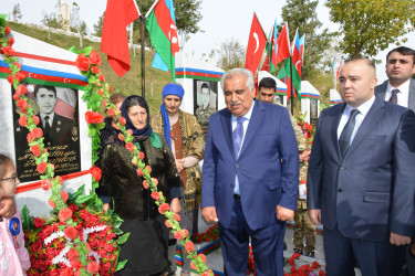 44 günlük Vətən müharibəsində şəhidlik zirvəsinə yüksəlmiş  Abdullayev Şəhriyar Kamil oğlunun ildönümü ilə əlaqədar olaraq məzarı ziyarət edilib.