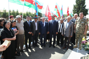 Vətən Müharibəsi şəhidi olan Bayramov Samir Elxan oğlunun doğum günü ilə bağlı anım mərasimi keçirilib