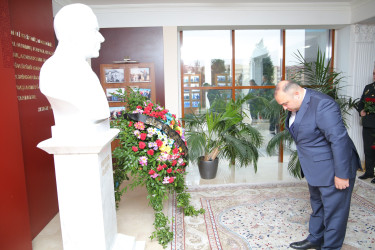 Müasir Azərbaycan dövlətinin memarı və qurucusu, xalqımızın ümummilli lideri Heydər Əliyevin vəfatının 20-ci Ildönümü Ilə Əlaqədar Kəlbəcər rayon İcra Hakimiyyətində Anım Mərasimi Keçirilib.