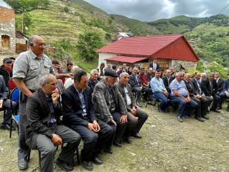 Əhalinin problemlərinin yerində öyrənilməsi və həll edilməsi məqsədilə Kəlbəcər rayon İcra Hakimiyyətinin başçısı Azər Qocayev Daşkəsən rayonu, Zəylik kəndi, Zəylik kənd Mədəniyyət evinin inzibati binasında həmin ərazidə yaşayan vətəndaşlar üçün səyyar-görüş qəbulunu keçirib.