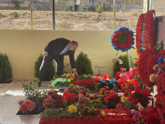 44 günlük Vətən müharibəsində şəhidlik zirvəsinə ucalmış Tağıyev Eşqin Asif oğlunun ikinci ildönümü ilə əlaqədar olaraq məzarı və ailəsi ziyarət edilib.