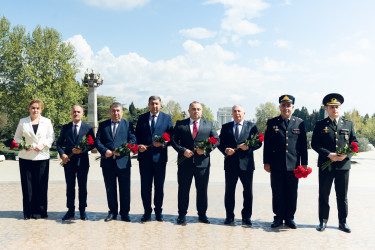 “Heydər Əliyev İli” ilə bağlı ölkə başçısının imzaladığı müvafiq Sərəncama uyğun olaraq təsdiq edilmiş tədbirlər planı çərçivəsində Kəlbəcər rayon İcra Hakimiyyətinin və YAP Kəlbəcər rayon təşkilatının birgə təşkilatçılığı, Milli Məclisin deputatı Aqil Məmmədovun təşəbbüsü ilə Gəncə şəhəri  Heydər Əliyev mərkəzində “Heydər Əliyev və Azərbaycanda milli intibah dövrü” mövzusunda  tədbir keçirilmişdir.