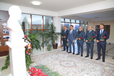 Müasir Azərbaycan dövlətinin memarı və qurucusu, xalqımızın ümummilli lideri Heydər Əliyevin vəfatının 20-ci Ildönümü Ilə Əlaqədar Kəlbəcər rayon İcra Hakimiyyətində Anım Mərasimi Keçirilib.