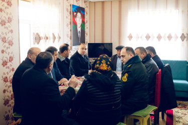 Kəlbəcər Rayon İcra Hakimiyyətinin başçısı Azər Qocayev Kəlbəcər rayonundan olan 20 Yanvar şəhidi Cabbarov Firuz Vəli oğlunun ailəsini ziyarət edib.